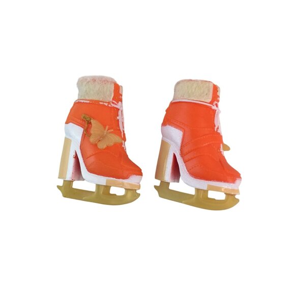 Rainbow High Winter Break Poppy Rowan Orange Doll Skis Ice Skates Stand - Picture 11 of 14